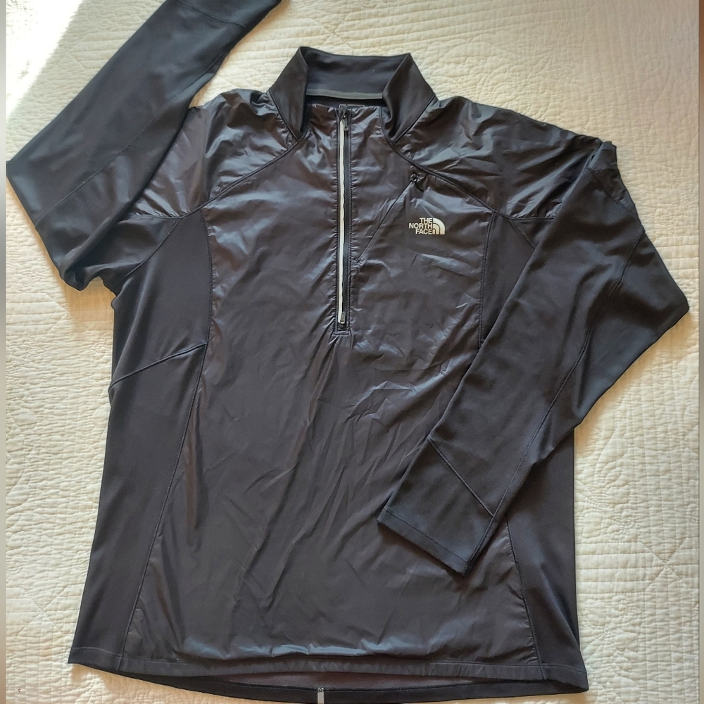 The North Face Men's Light Weight Technical Half Zip & Windbreaker in Black